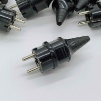 Вилка електрична 16A 250V чорна