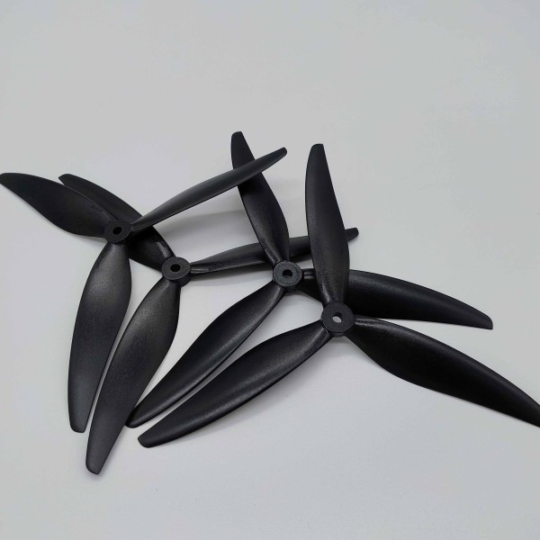 Пропелери 8"  Gemfan 8040-3 Black Reinforced PC комплект (2CW+2CCW)