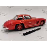 Model from Welly Mercedes Benz 300SL, 1:24 scale, червоний, вік 3+